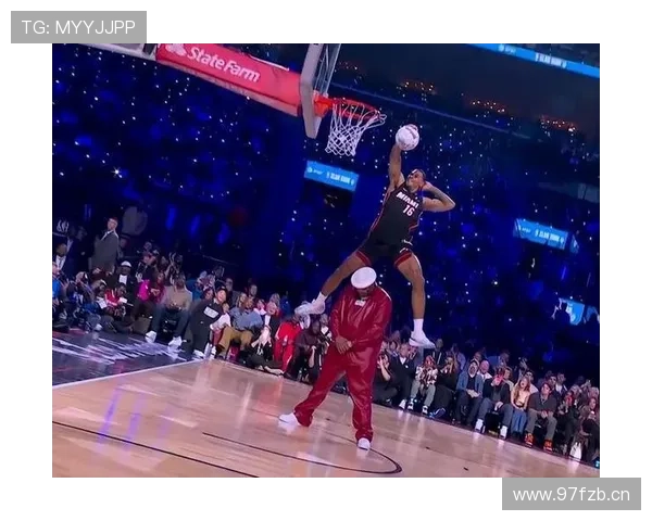 利拉德带伤第三次加冕三分王